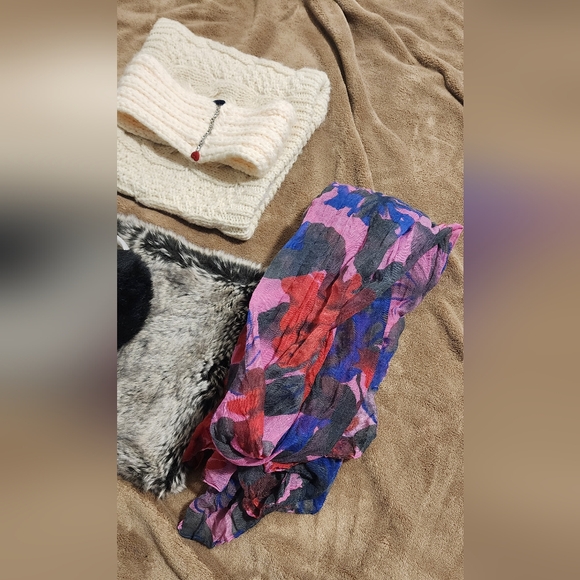 Cozy Winter Accessories Set - Picture 8 of 8